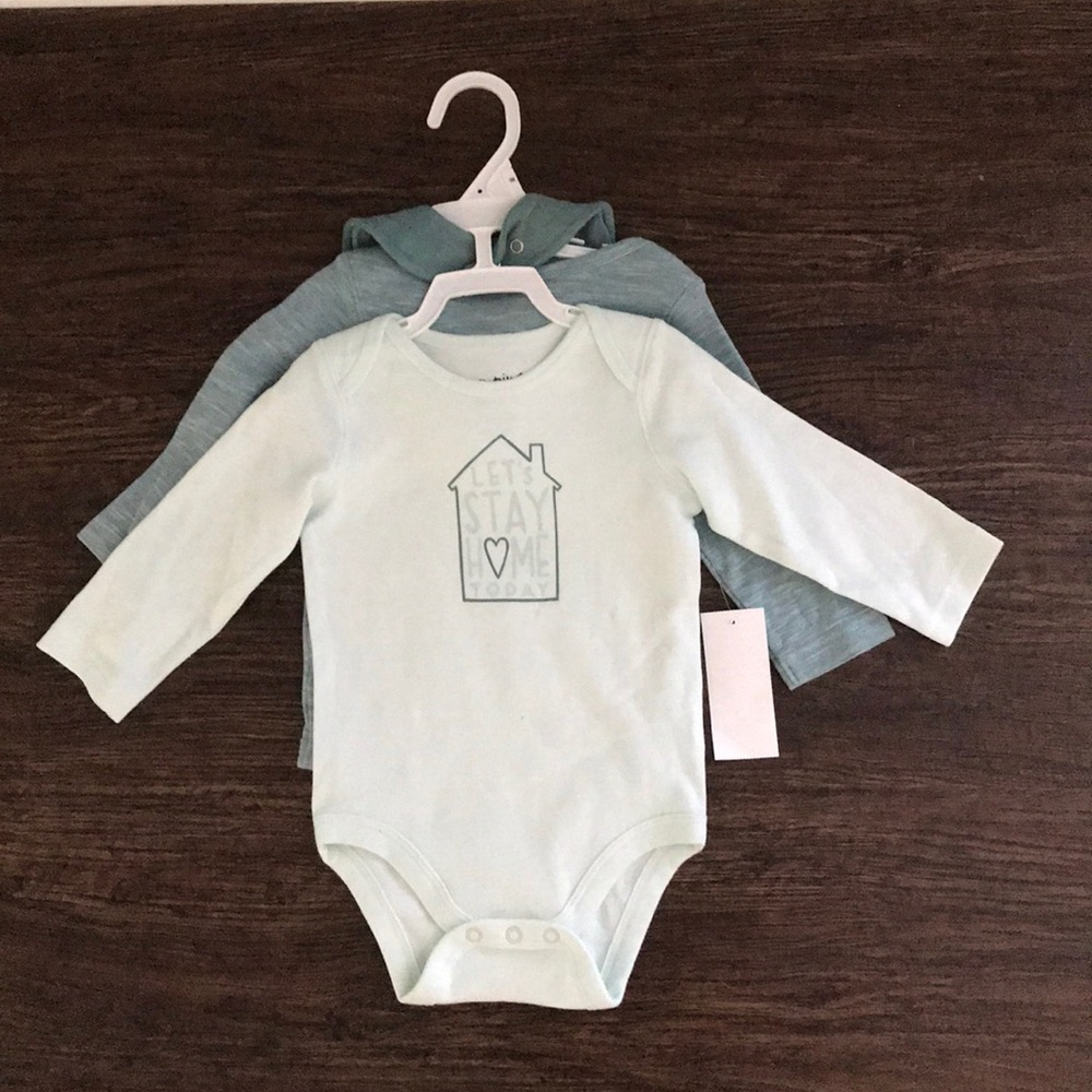 3 Long Sleeve Onesies/2  Neck Handkerchiefs